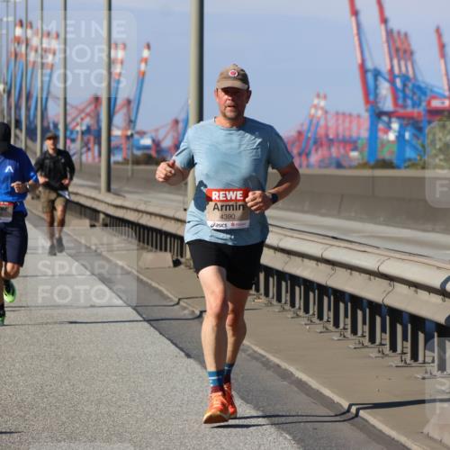 03.10.2025 - Köhlbrandbrückenlauf Strokosch-Dieckow http://msf.ph/oto/9116116 03.10.2025 12:50:27 Position 3 4390 meine-sportfotos.de