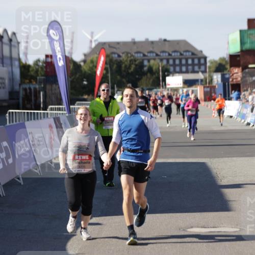 03.10.2025 - Köhlbrandbrückenlauf Jannik Wohlers http://msf.ph/oto/9116119 03.10.2025 13:33:13 Ziel 4755, 4775, 4941, 5783, 6067, 6376, 6455 meine-sportfotos.de