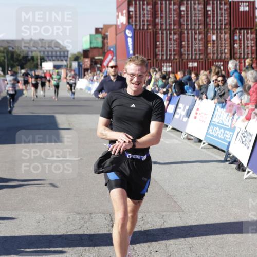 03.10.2025 - Köhlbrandbrückenlauf Jannik Wohlers http://msf.ph/oto/9116122 03.10.2025 13:02:36 Ziel 4024, 4187, 4271, 4380, 4783, 5080, 5726, 5784, 6320, 6321, 6479, 6783 meine-sportfotos.de