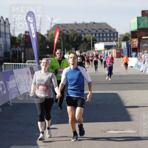 03.10.2025 - Köhlbrandbrückenlauf Jannik Wohlers http://msf.ph/oto/9116130 03.10.2025 13:33:13 Ziel 4755, 4775, 4941, 5783, 6067, 6376, 6455 meine-sportfotos.de