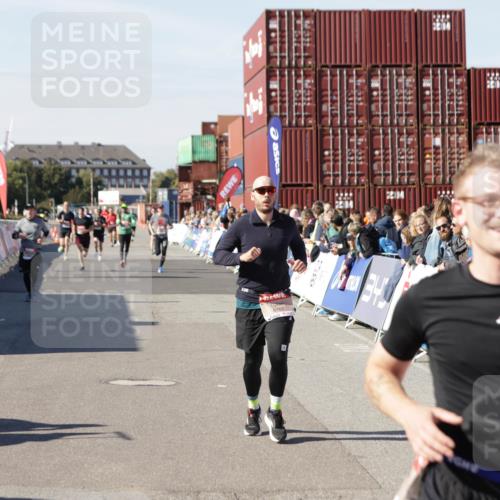 03.10.2025 - Köhlbrandbrückenlauf Jannik Wohlers http://msf.ph/oto/9116137 03.10.2025 13:02:37 Ziel 4024, 4187, 4271, 4380, 4783, 5080, 5726, 5784, 6255, 6320, 6321, 6479, 6783 meine-sportfotos.de