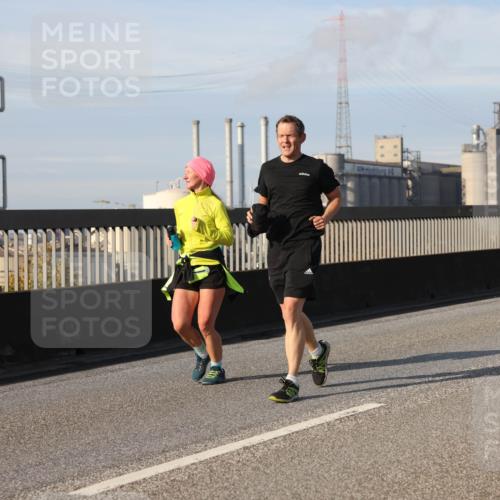 03.10.2025 - Köhlbrandbrückenlauf Lena Gebhardt http://msf.ph/oto/9116139 03.10.2025 10:19:00 Position 2  meine-sportfotos.de