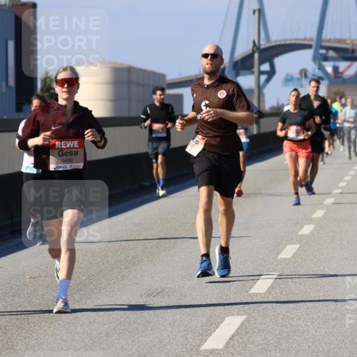 03.10.2025 - Köhlbrandbrückenlauf Strokosch-Dieckow http://msf.ph/oto/9116151 03.10.2025 12:50:30 Position 3 4490 meine-sportfotos.de
