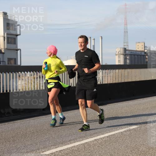 03.10.2025 - Köhlbrandbrückenlauf Lena Gebhardt http://msf.ph/oto/9116157 03.10.2025 10:19:00 Position 2  meine-sportfotos.de