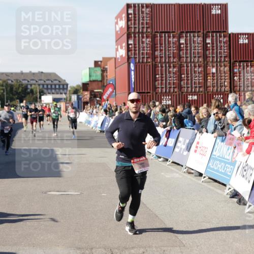 03.10.2025 - Köhlbrandbrückenlauf Jannik Wohlers http://msf.ph/oto/9116163 03.10.2025 13:02:37 Ziel 4024, 4187, 4271, 4380, 4783, 5080, 5726, 5784, 6255, 6320, 6321, 6479, 6783 meine-sportfotos.de