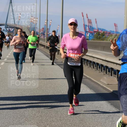 03.10.2025 - Köhlbrandbrückenlauf Strokosch-Dieckow http://msf.ph/oto/9116170 03.10.2025 12:50:35 Position 3 6561, 5969 meine-sportfotos.de
