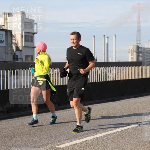 03.10.2025 - Köhlbrandbrückenlauf Lena Gebhardt http://msf.ph/oto/9116173 03.10.2025 10:19:00 Position 2  meine-sportfotos.de
