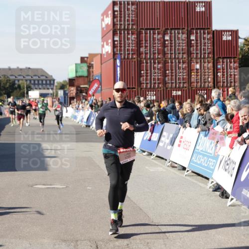 03.10.2025 - Köhlbrandbrückenlauf Jannik Wohlers http://msf.ph/oto/9116174 03.10.2025 13:02:37 Ziel 4024, 4187, 4271, 4380, 4783, 5080, 5726, 5784, 6255, 6320, 6321, 6479, 6783 meine-sportfotos.de