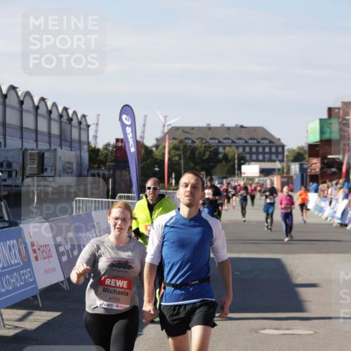 03.10.2025 - Köhlbrandbrückenlauf Jannik Wohlers http://msf.ph/oto/9116176 03.10.2025 13:33:15 Ziel 4755, 4775, 4941, 5783, 6067, 6376 meine-sportfotos.de