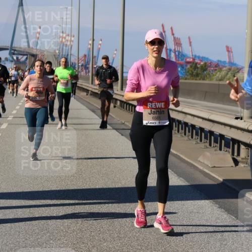 03.10.2025 - Köhlbrandbrückenlauf Strokosch-Dieckow http://msf.ph/oto/9116177 03.10.2025 12:50:35 Position 3 6561, 5969 meine-sportfotos.de