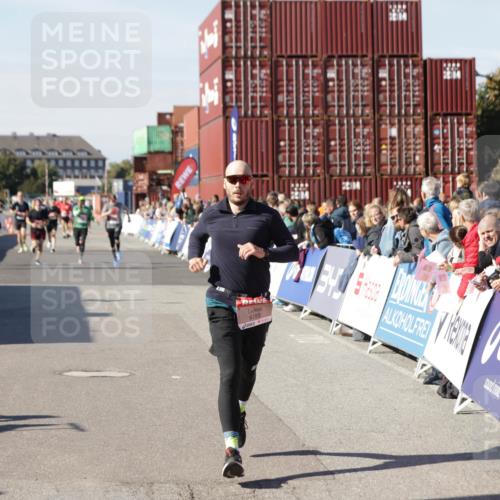 03.10.2025 - Köhlbrandbrückenlauf Jannik Wohlers http://msf.ph/oto/9116178 03.10.2025 13:02:37 Ziel 4024, 4187, 4271, 4380, 4783, 5080, 5726, 5784, 6255, 6320, 6321, 6479, 6783 meine-sportfotos.de