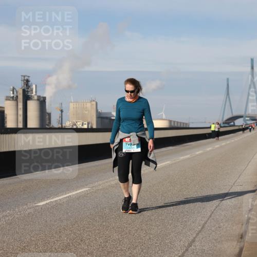 03.10.2025 - Köhlbrandbrückenlauf Lena Gebhardt http://msf.ph/oto/9116183 03.10.2025 10:19:21 Position 2  meine-sportfotos.de