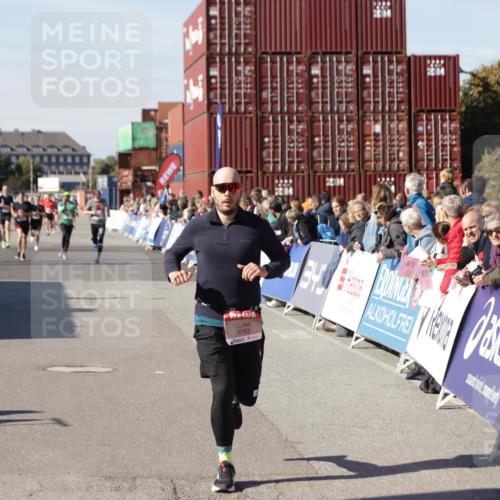 03.10.2025 - Köhlbrandbrückenlauf Jannik Wohlers http://msf.ph/oto/9116187 03.10.2025 13:02:37 Ziel 4024, 4187, 4271, 4380, 4783, 5080, 5726, 5784, 6255, 6320, 6321, 6479, 6783 meine-sportfotos.de