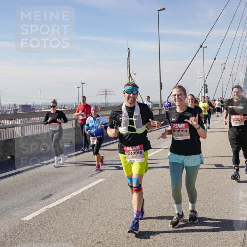 03.10.2025 - Köhlbrandbrückenlauf Michael Burmester http://msf.ph/oto/9116189 03.10.2025 12:57:50 Position 2 4245, 5610 meine-sportfotos.de