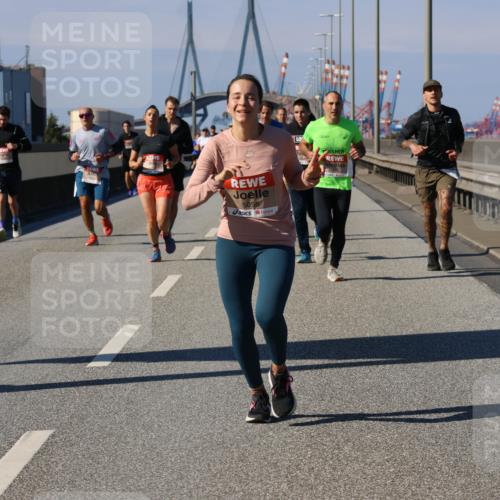 03.10.2025 - Köhlbrandbrückenlauf Strokosch-Dieckow http://msf.ph/oto/9116192 03.10.2025 12:50:37 Position 3 5055 meine-sportfotos.de