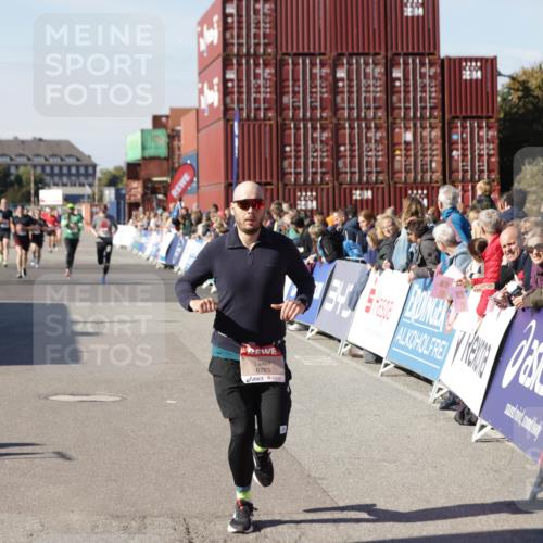 03.10.2025 - Köhlbrandbrückenlauf Jannik Wohlers http://msf.ph/oto/9116193 03.10.2025 13:02:37 Ziel 4024, 4187, 4271, 4380, 4783, 5080, 5726, 5784, 6255, 6320, 6321, 6479, 6783 meine-sportfotos.de