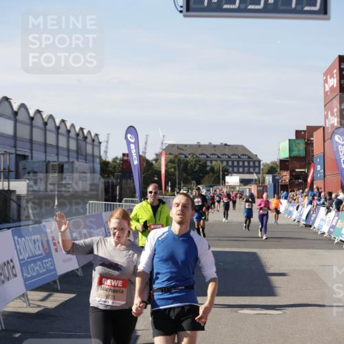 03.10.2025 - Köhlbrandbrückenlauf Jannik Wohlers http://msf.ph/oto/9116194 03.10.2025 13:33:15 Ziel 4755, 4775, 4941, 5783, 6067, 6376 meine-sportfotos.de