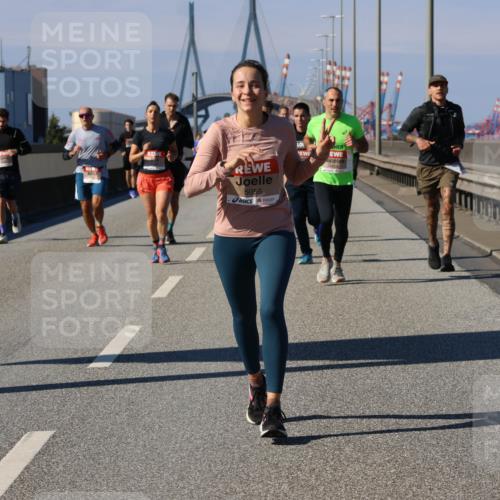 03.10.2025 - Köhlbrandbrückenlauf Strokosch-Dieckow http://msf.ph/oto/9116196 03.10.2025 12:50:37 Position 3 5055 meine-sportfotos.de