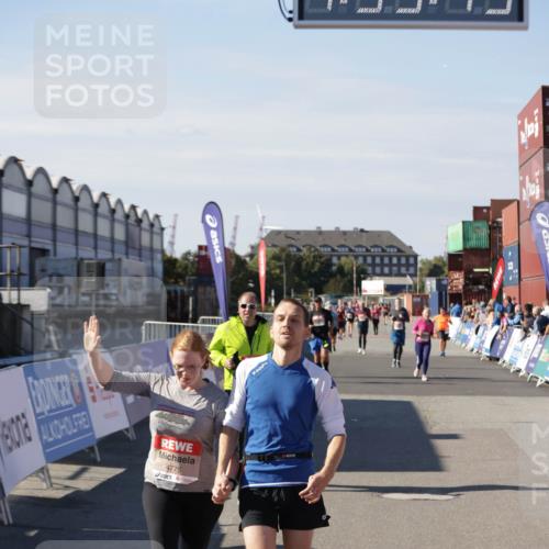 03.10.2025 - Köhlbrandbrückenlauf Jannik Wohlers http://msf.ph/oto/9116201 03.10.2025 13:33:15 Ziel 4755, 4775, 4941, 5783, 6067, 6376 meine-sportfotos.de