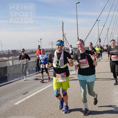 03.10.2025 - Köhlbrandbrückenlauf Michael Burmester http://msf.ph/oto/9116202 03.10.2025 12:57:50 Position 2 4245, 5610 meine-sportfotos.de