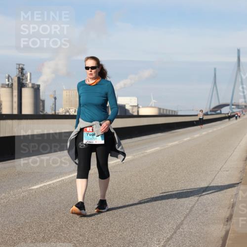 03.10.2025 - Köhlbrandbrückenlauf Lena Gebhardt http://msf.ph/oto/9116206 03.10.2025 10:19:23 Position 2 1766 meine-sportfotos.de