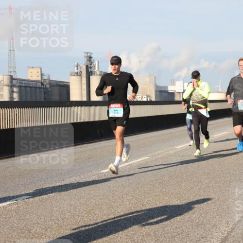 03.10.2025 - Köhlbrandbrückenlauf Lena Gebhardt http://msf.ph/oto/9116211 03.10.2025 09:43:59 Position 2 3749, 1067 meine-sportfotos.de