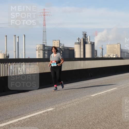 03.10.2025 - Köhlbrandbrückenlauf Lena Gebhardt http://msf.ph/oto/9116214 03.10.2025 10:19:46 Position 2  meine-sportfotos.de