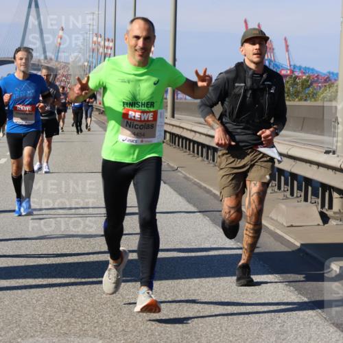 03.10.2025 - Köhlbrandbrückenlauf Strokosch-Dieckow http://msf.ph/oto/9116222 03.10.2025 12:50:40 Position 3 4507, 4454 meine-sportfotos.de