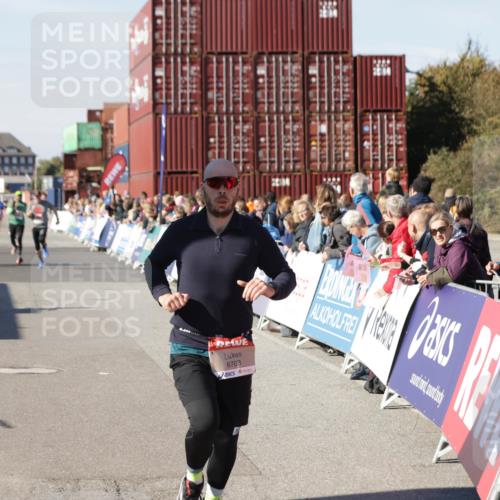 03.10.2025 - Köhlbrandbrückenlauf Jannik Wohlers http://msf.ph/oto/9116225 03.10.2025 13:02:38 Ziel 4024, 4187, 4380, 4579, 5080, 5726, 5784, 6255, 6320, 6321, 6479, 6783 meine-sportfotos.de