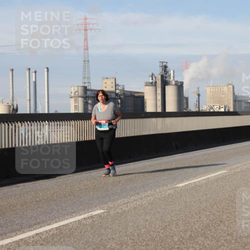 03.10.2025 - Köhlbrandbrückenlauf Lena Gebhardt http://msf.ph/oto/9116233 03.10.2025 10:19:46 Position 2  meine-sportfotos.de