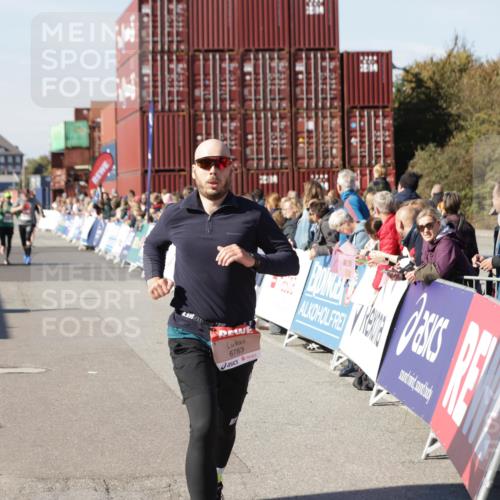 03.10.2025 - Köhlbrandbrückenlauf Jannik Wohlers http://msf.ph/oto/9116235 03.10.2025 13:02:38 Ziel 4024, 4187, 4380, 4579, 5080, 5726, 5784, 6255, 6320, 6321, 6479, 6783 meine-sportfotos.de