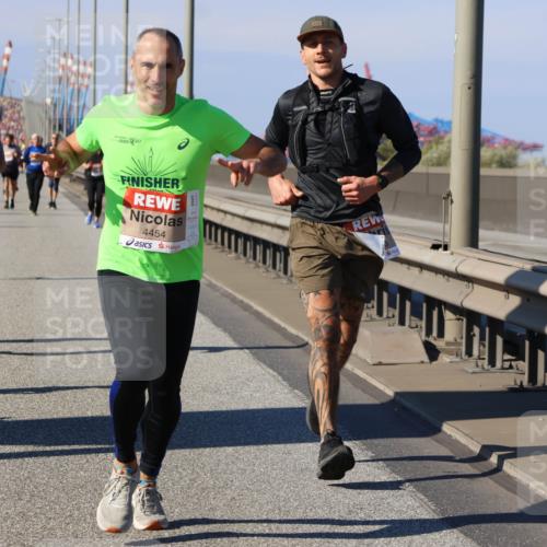 03.10.2025 - Köhlbrandbrückenlauf Strokosch-Dieckow http://msf.ph/oto/9116237 03.10.2025 12:50:40 Position 3 4454, 4454 meine-sportfotos.de