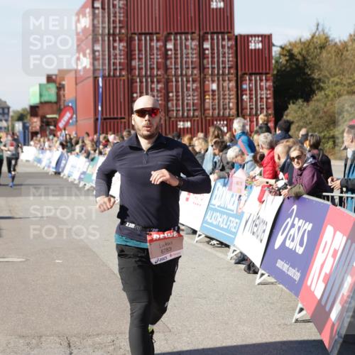 03.10.2025 - Köhlbrandbrückenlauf Jannik Wohlers http://msf.ph/oto/9116240 03.10.2025 13:02:38 Ziel 4024, 4187, 4380, 4579, 5080, 5726, 5784, 6255, 6320, 6321, 6479, 6783 meine-sportfotos.de