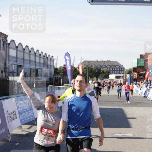 03.10.2025 - Köhlbrandbrückenlauf Jannik Wohlers http://msf.ph/oto/9116248 03.10.2025 13:33:16 Ziel 4755, 4775, 5783, 6376 meine-sportfotos.de