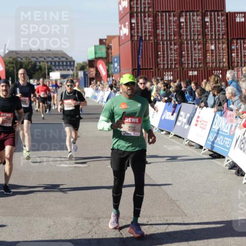 03.10.2025 - Köhlbrandbrückenlauf Jannik Wohlers http://msf.ph/oto/9116251 03.10.2025 13:02:45 Ziel 4116, 4579, 5245, 5726, 5793, 5810, 6175, 6255, 6321, 6447, 6479, 6739, 6783 meine-sportfotos.de