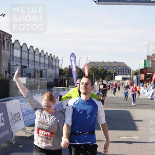 03.10.2025 - Köhlbrandbrückenlauf Jannik Wohlers http://msf.ph/oto/9116257 03.10.2025 13:33:16 Ziel 4755, 4775, 5783, 6376 meine-sportfotos.de
