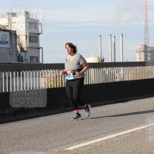03.10.2025 - Köhlbrandbrückenlauf Lena Gebhardt http://msf.ph/oto/9116258 03.10.2025 10:19:48 Position 2 892 meine-sportfotos.de