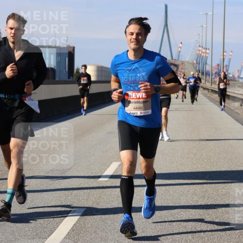 03.10.2025 - Köhlbrandbrückenlauf Strokosch-Dieckow http://msf.ph/oto/9116263 03.10.2025 12:50:43 Position 3 190, 4449 meine-sportfotos.de