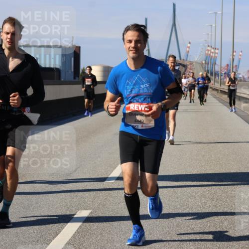 03.10.2025 - Köhlbrandbrückenlauf Strokosch-Dieckow http://msf.ph/oto/9116273 03.10.2025 12:50:43 Position 3 4449 meine-sportfotos.de