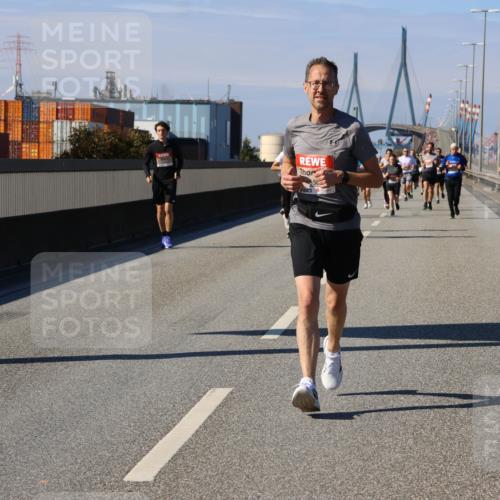03.10.2025 - Köhlbrandbrückenlauf Strokosch-Dieckow http://msf.ph/oto/9116280 03.10.2025 12:50:47 Position 3  meine-sportfotos.de