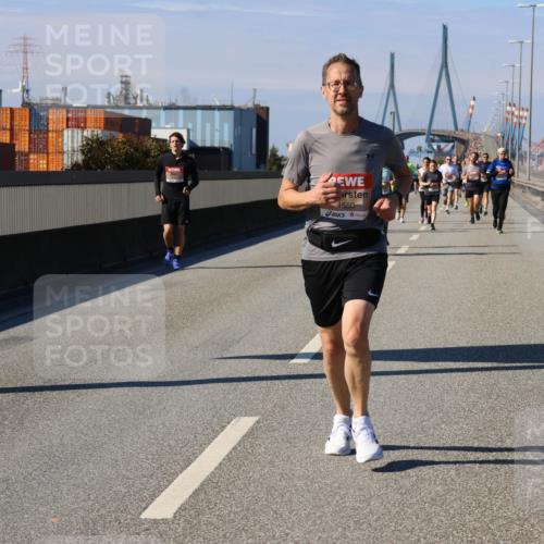 03.10.2025 - Köhlbrandbrückenlauf Strokosch-Dieckow http://msf.ph/oto/9116294 03.10.2025 12:50:48 Position 3 4550 meine-sportfotos.de