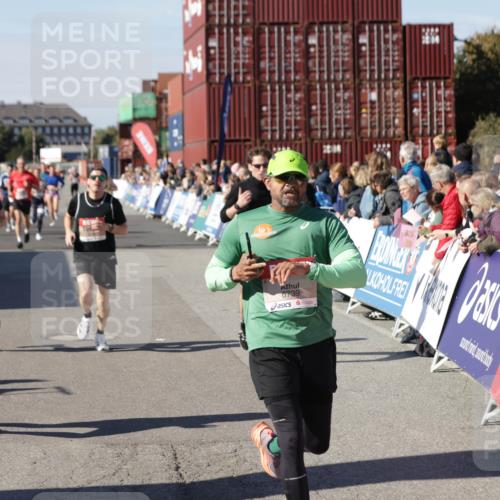 03.10.2025 - Köhlbrandbrückenlauf Jannik Wohlers http://msf.ph/oto/9116298 03.10.2025 13:02:46 Ziel 4116, 4579, 5245, 5726, 5793, 5810, 6175, 6255, 6447, 6739, 6783 meine-sportfotos.de