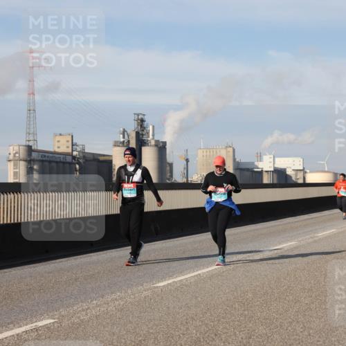 03.10.2025 - Köhlbrandbrückenlauf Lena Gebhardt http://msf.ph/oto/9116309 03.10.2025 10:20:15 Position 2  meine-sportfotos.de
