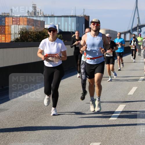 03.10.2025 - Köhlbrandbrückenlauf Strokosch-Dieckow http://msf.ph/oto/9116316 03.10.2025 12:50:52 Position 3 6786 meine-sportfotos.de