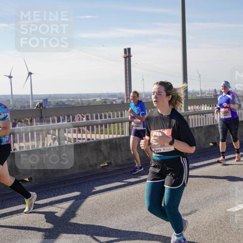 03.10.2025 - Köhlbrandbrückenlauf Michael Burmester http://msf.ph/oto/9116325 03.10.2025 12:57:57 Position 2 053, 472 meine-sportfotos.de