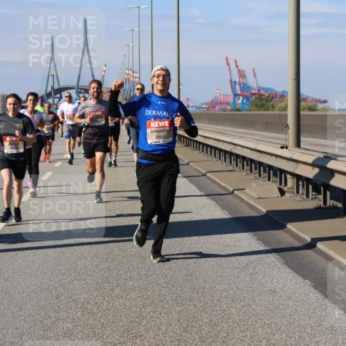 03.10.2025 - Köhlbrandbrückenlauf Strokosch-Dieckow http://msf.ph/oto/9116332 03.10.2025 12:50:56 Position 3 5849 meine-sportfotos.de