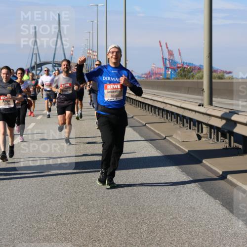03.10.2025 - Köhlbrandbrückenlauf Strokosch-Dieckow http://msf.ph/oto/9116335 03.10.2025 12:50:56 Position 3 4278, 5849 meine-sportfotos.de