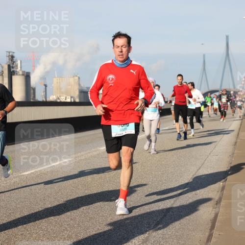 03.10.2025 - Köhlbrandbrückenlauf Lena Gebhardt http://msf.ph/oto/9116346 03.10.2025 09:44:02 Position 2 3087, 3525 meine-sportfotos.de