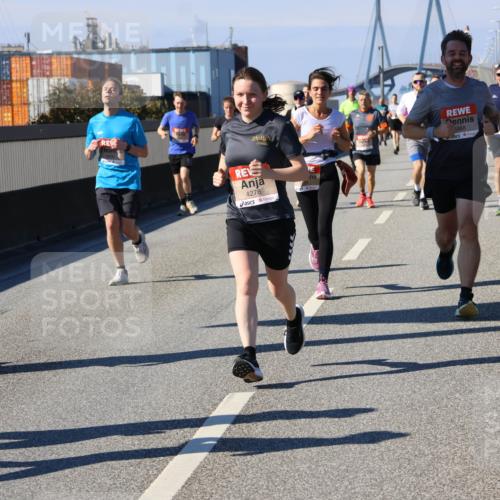 03.10.2025 - Köhlbrandbrückenlauf Strokosch-Dieckow http://msf.ph/oto/9116351 03.10.2025 12:50:58 Position 3 4278, 5968 meine-sportfotos.de