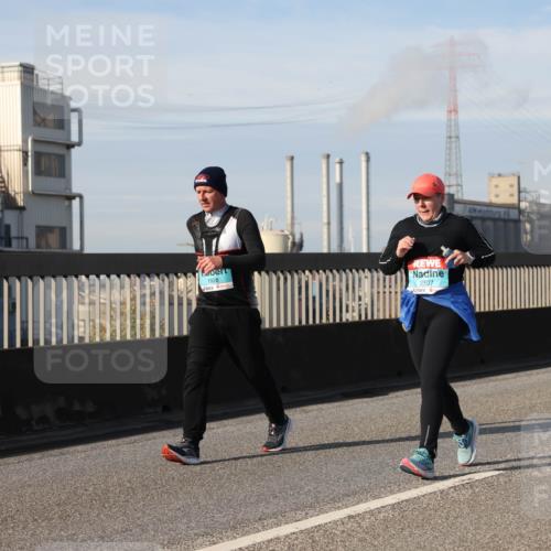 03.10.2025 - Köhlbrandbrückenlauf Lena Gebhardt http://msf.ph/oto/9116357 03.10.2025 10:20:18 Position 2 1928, 2507 meine-sportfotos.de